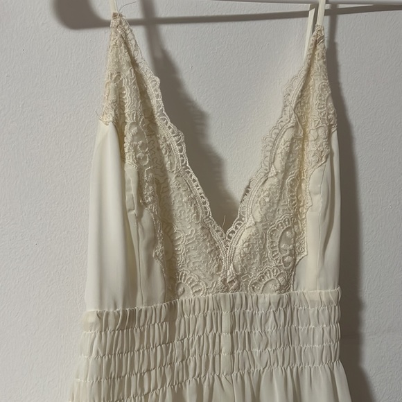 White beach summer romper - Picture 2 of 5